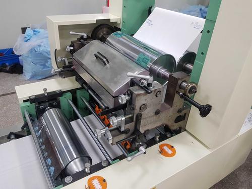 产品 造纸机械 纸制品制造机械 牙科围巾制造机 enlarge